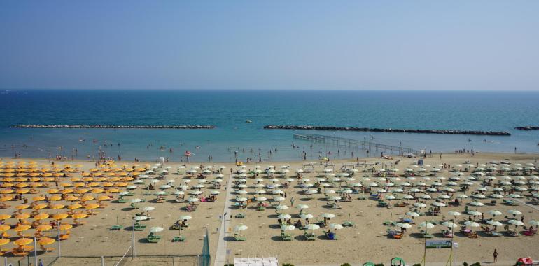 panoramic en offer-august-in-rimini-in-a-3-star-hotel-on-the-sea 009